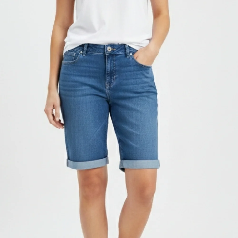 Style & Co. Size 10 Shorts Bermuda Long Blue Cotton Denim Stretch Cuff 5 Pocket